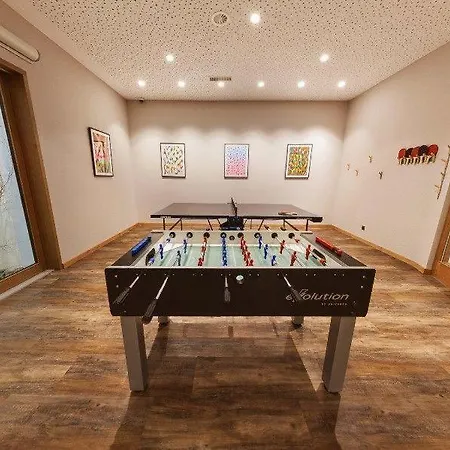 10 Bedrooms Chalet In Fee * Saas Fee