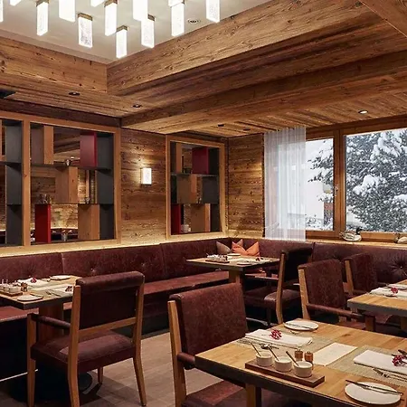 10 Bedrooms Chalet In Fee Saas Fee